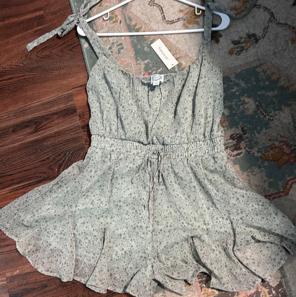 Nwt Francescas Collections Blue Rain Floral Romper XS
